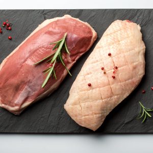 Magret de pato crudo